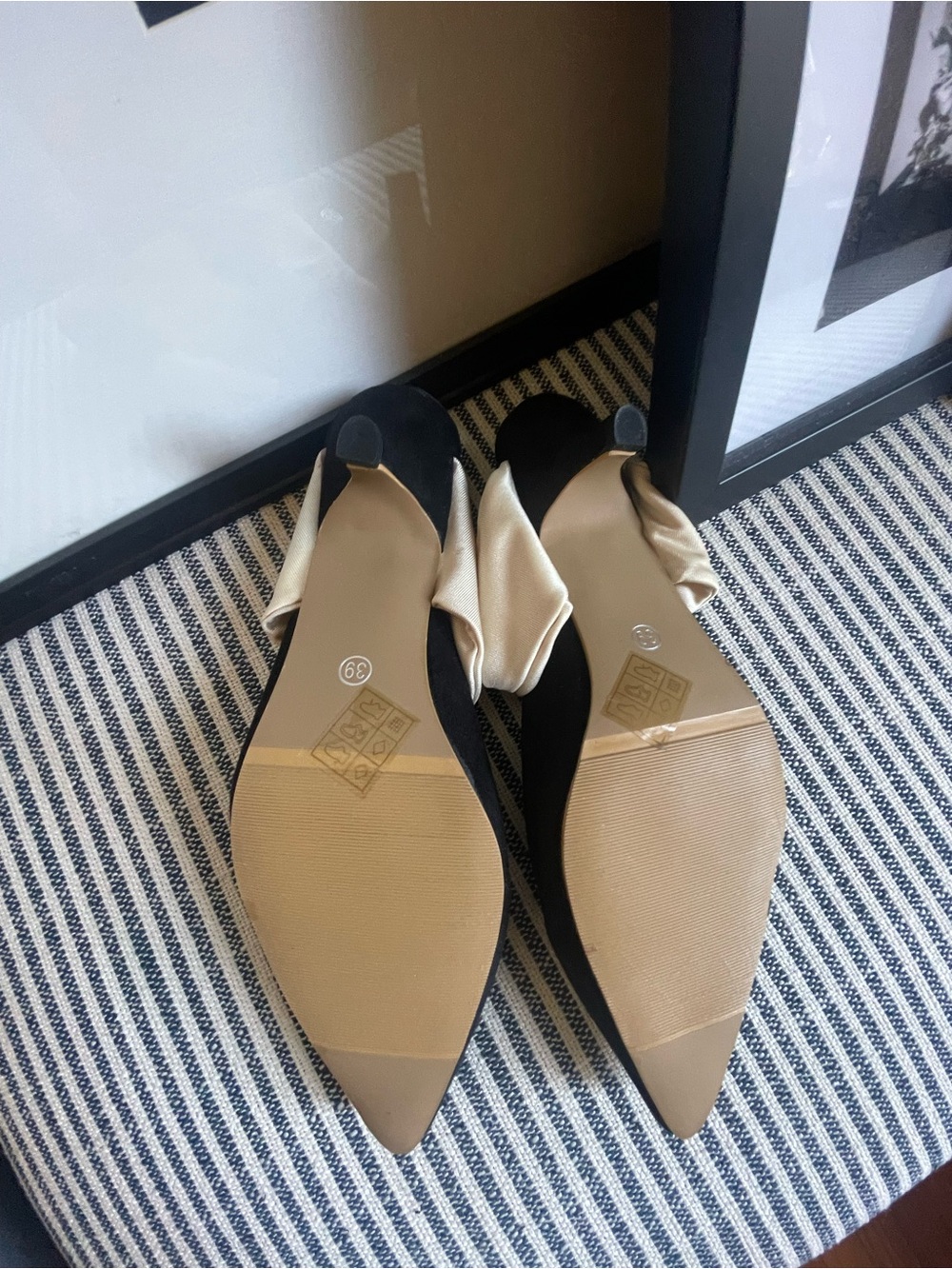 Black Pointed Toe Mule with Kitten Heels Cream Bow Accent - Picture 5 of 5